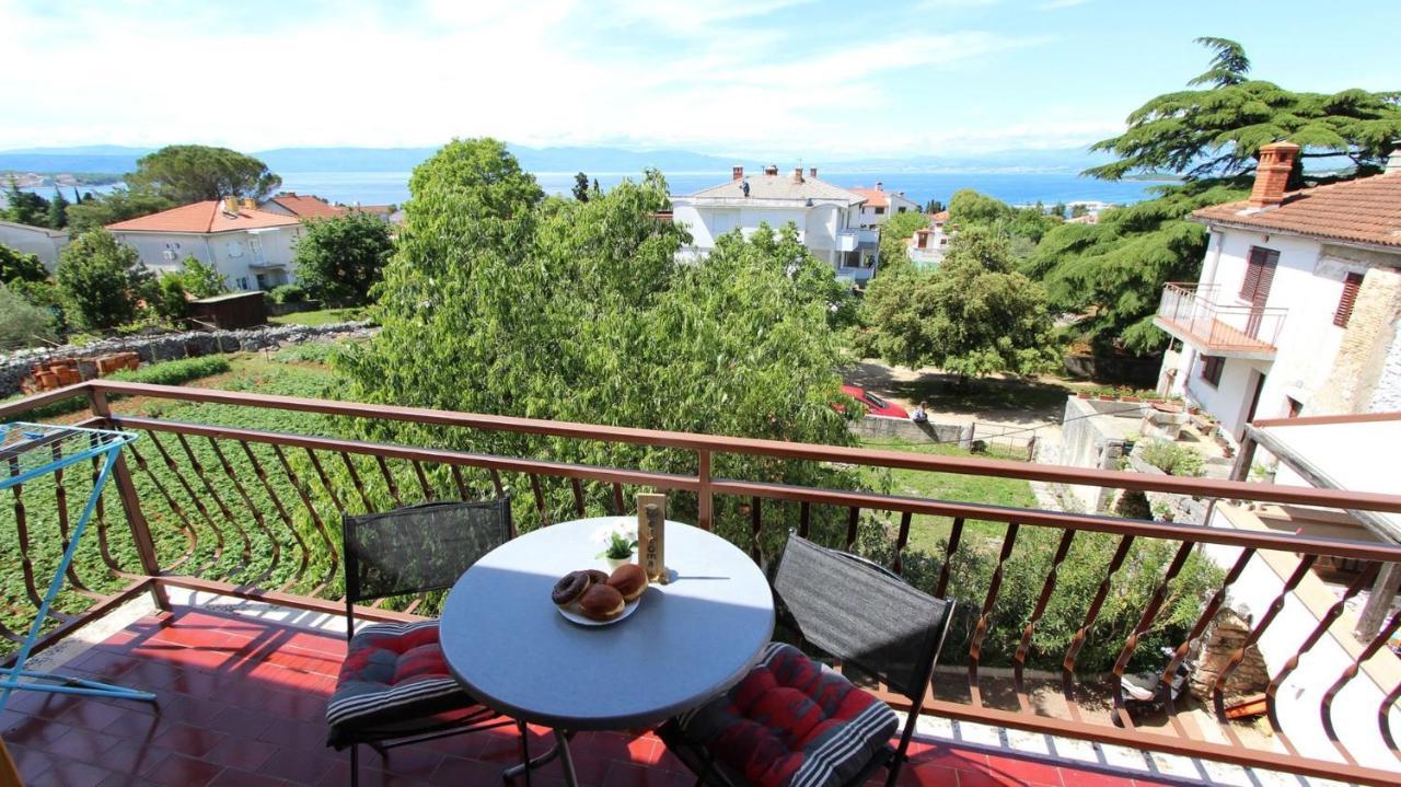 Apartments And Rooms Jelka Малинска Екстериор снимка