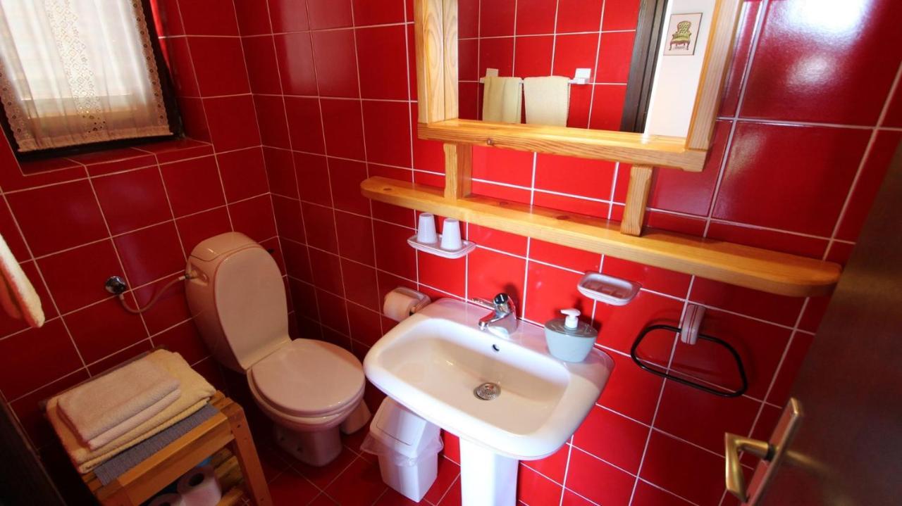 Apartments And Rooms Jelka Малинска Екстериор снимка