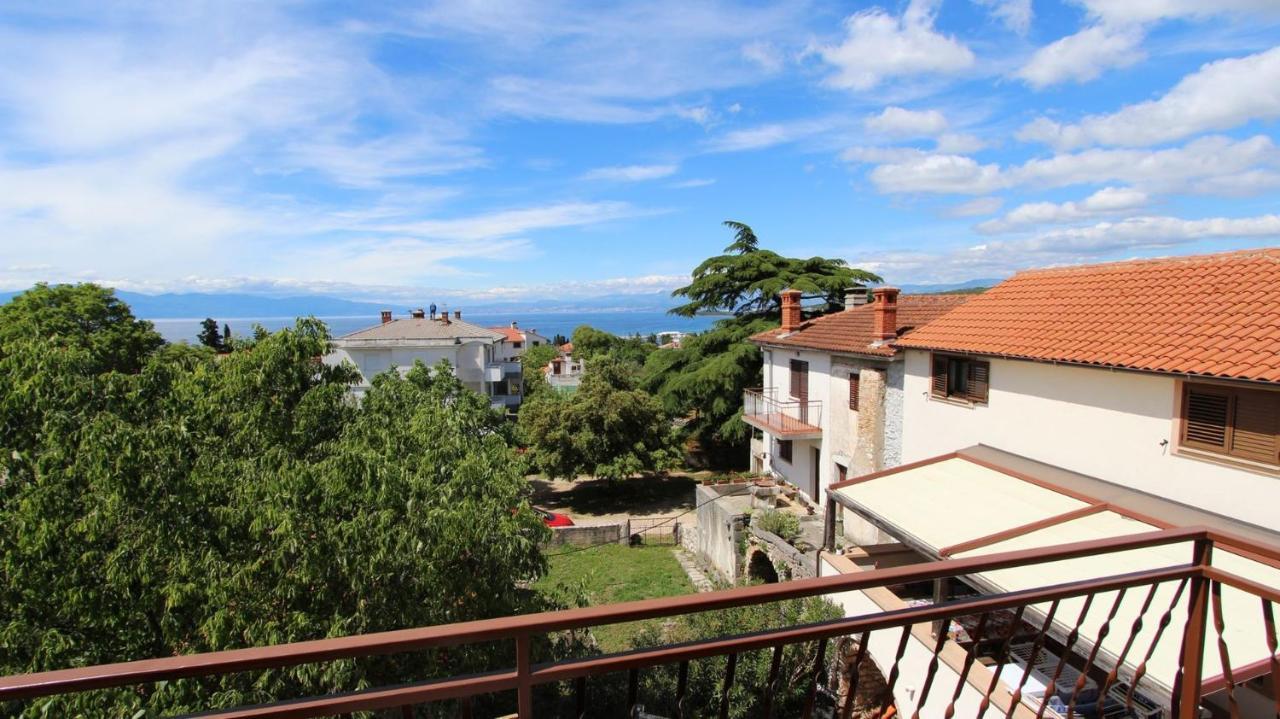 Apartments And Rooms Jelka Малинска Екстериор снимка